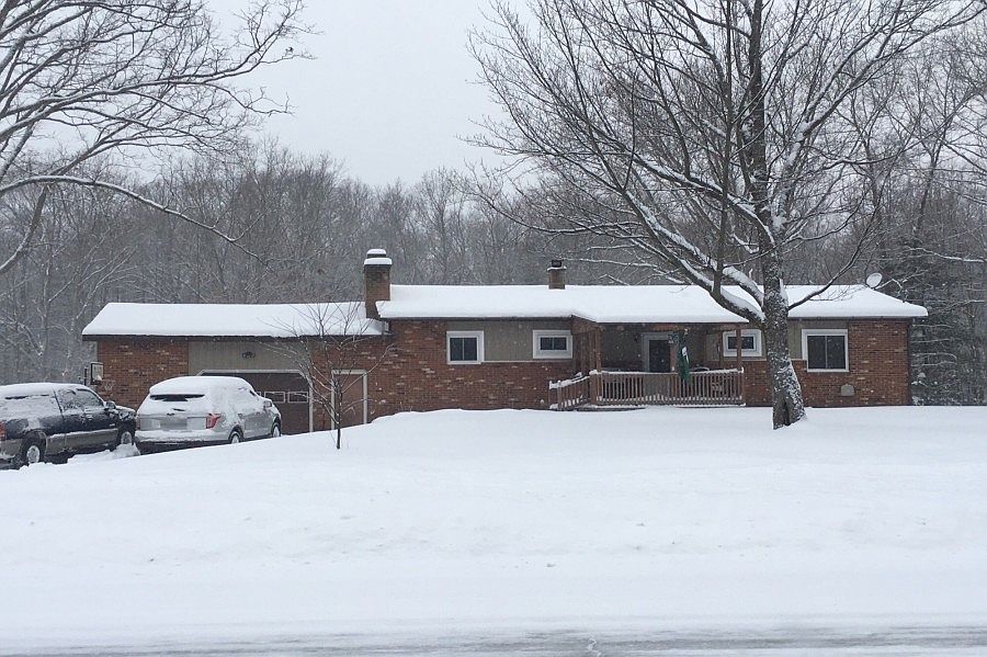 1st image of 7659 N Woodbridge Ave