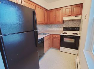 696 Hope St #B, Stamford, CT 06907