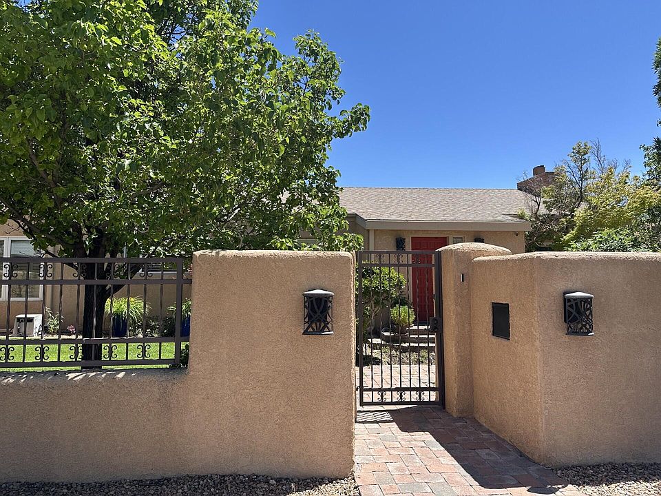 2nd image of 4462 Avenida Del Sol NE