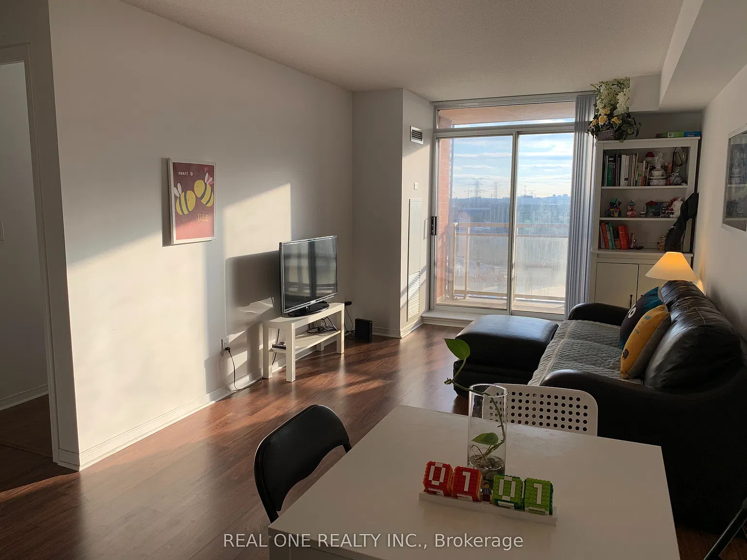 75 King William Cres — Photo 4