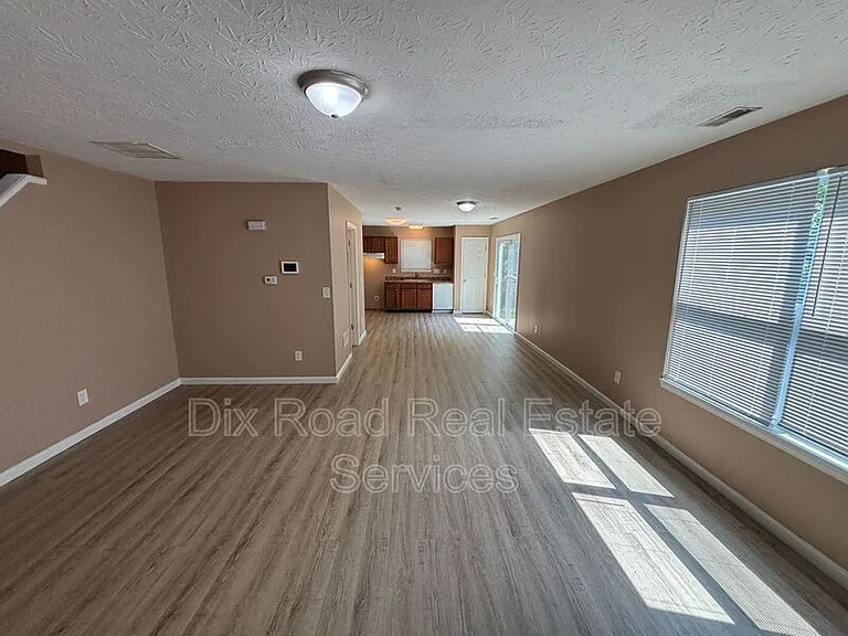 100 Kaitlin Way — Photo 6
