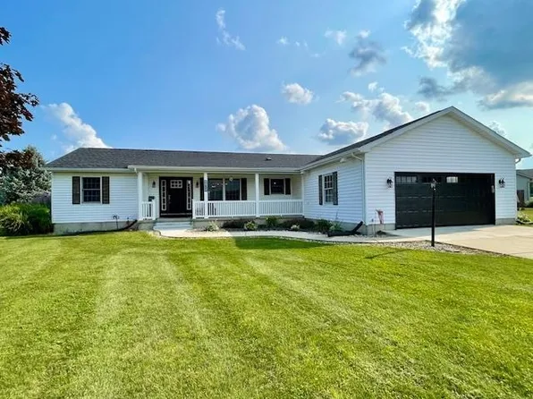10605 Robin Ln, Plymouth, IN 46563