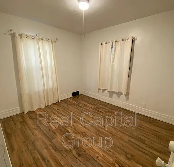 709 Townsend Pl #LOWER — Photo 6