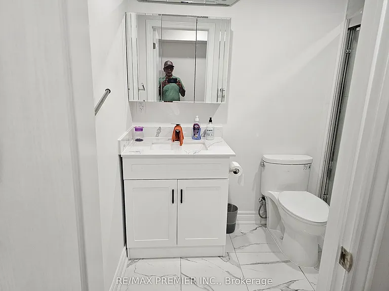 16 Vineyard Ct #B — Photo 23