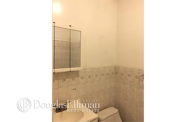 Rented by Douglas Elliman | media 23