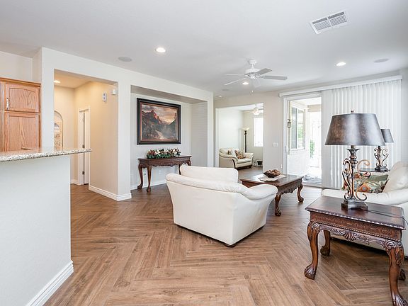 3rd image of 908 S 229th Ct