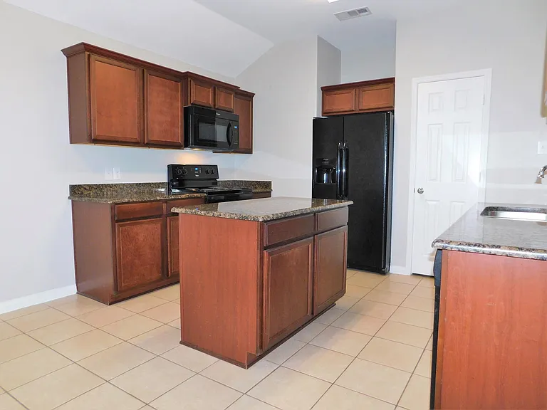 101 Kincaid Dr — Photo 10