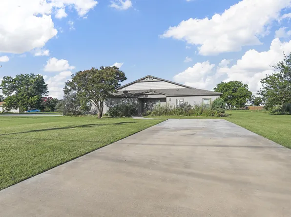 101 W Capps St, Rio Vista, TX