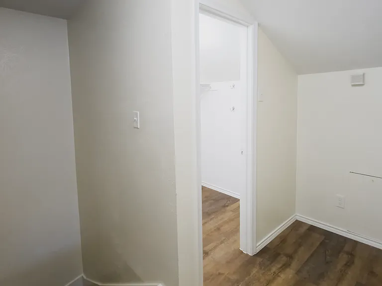 7618 Thistle Ln — Photo 7