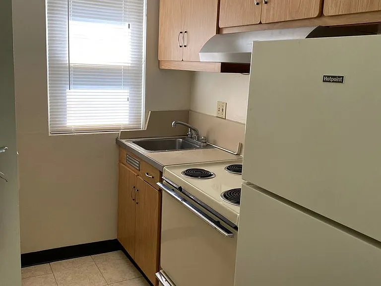 420 Central Ave — Photo 3