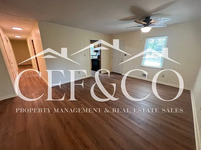3 bed, 1.5 bath, 1259 sqft, $1,145 — Photo 4