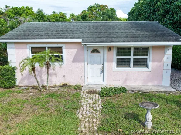 8331 SE Lundy St, Hobe Sound, FL 33455