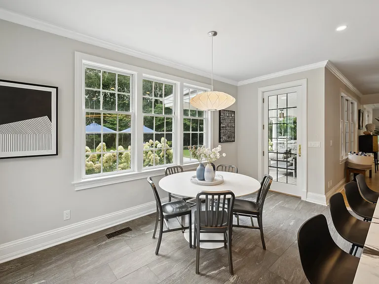 10 Eastview Ct — Photo 12