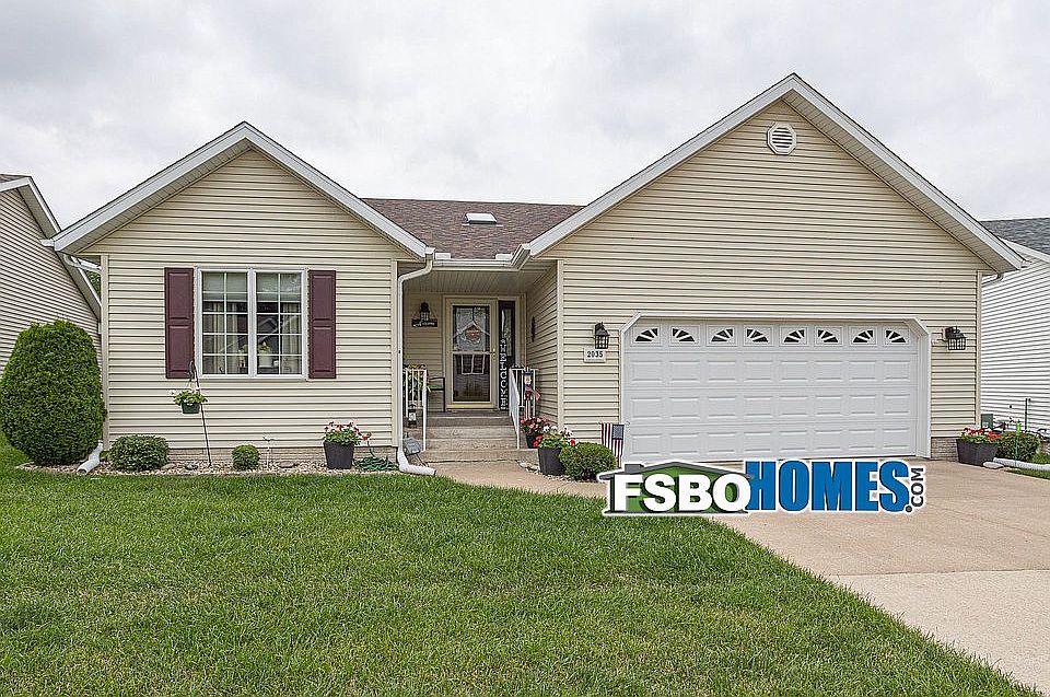 1st image of 2035 Villa Pines Cir