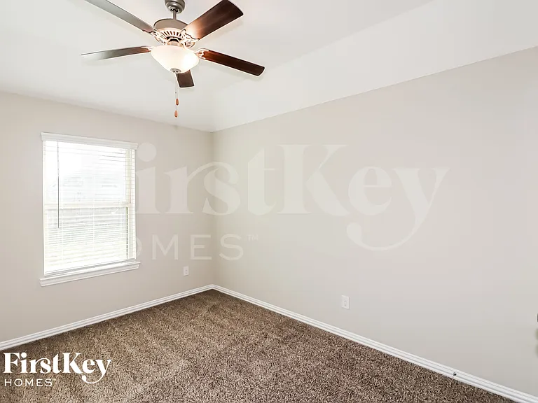 1648 Breezewood Dr — Photo 13