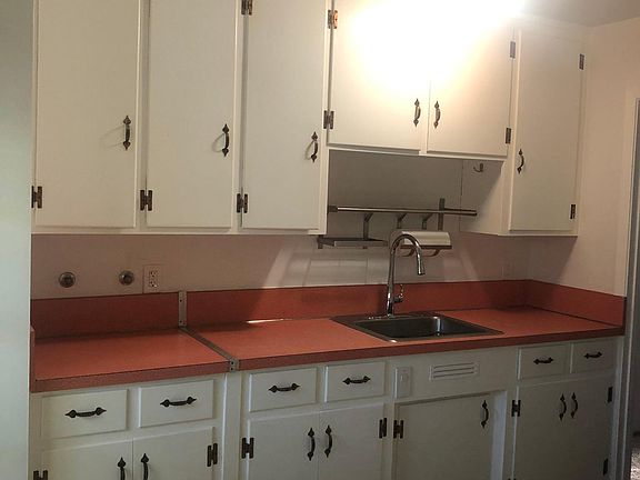 5th image of 121 E Creek Dr APT 2
