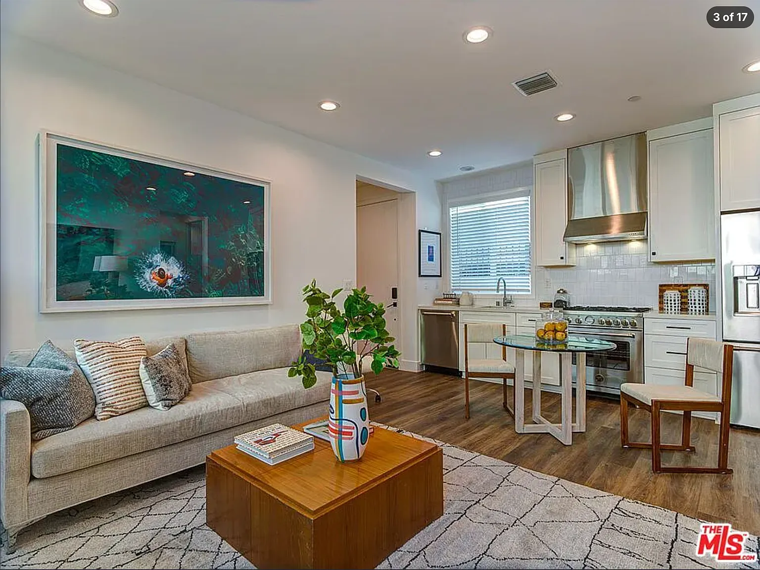 2 bed, 786 sqft, $4,250 — Photo 3