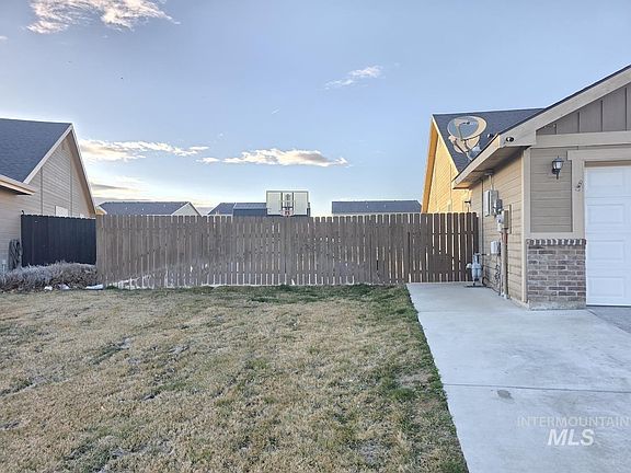 2nd image of 4503 Julie St