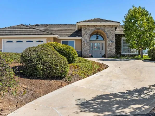 2286 Crest Hill Ln, Fallbrook, CA 92028