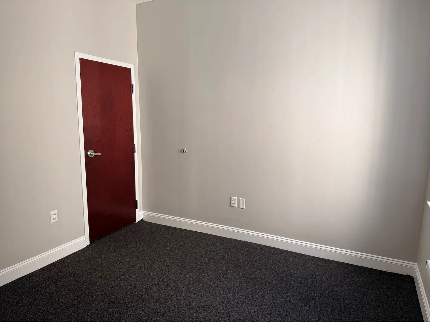 210 Farmington Ave — Photo 4