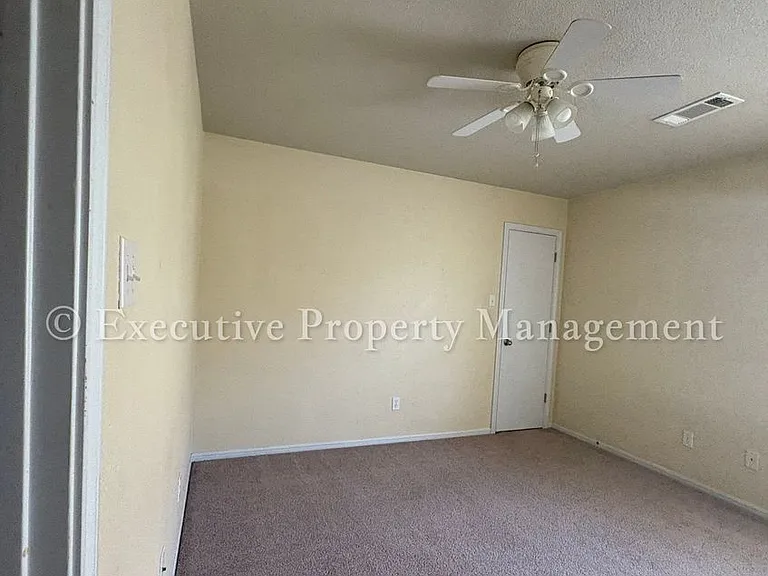 208 Janelle Dr — Photo 22