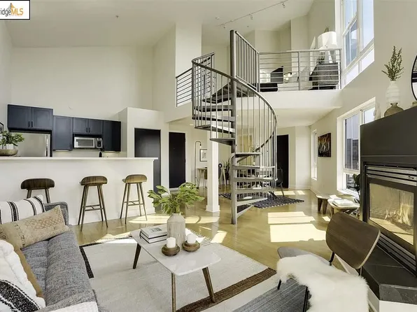 675 8th St APT 17, Oakland, CA 94607