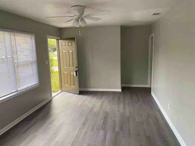 803 Lausanne Dr — Photo 11