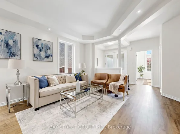 23 Woodhouse St, Hamilton, ON L9K 0H2
