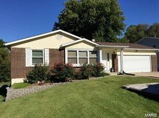 302 Birdie Hills Rd, Saint Peters, MO 63376