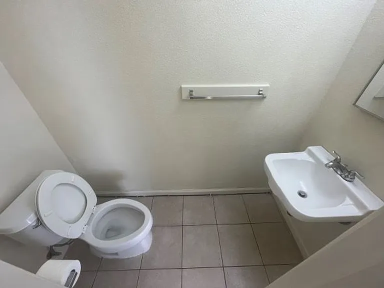 4560 Thornton Ave #15 — Photo 9
