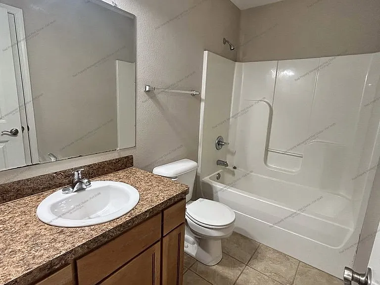 304 Bordeaux Cir — Photo 13