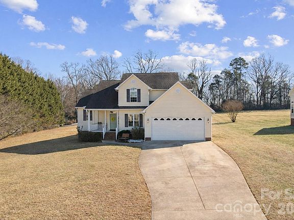 2nd image of 143 Maple Ridge Cir