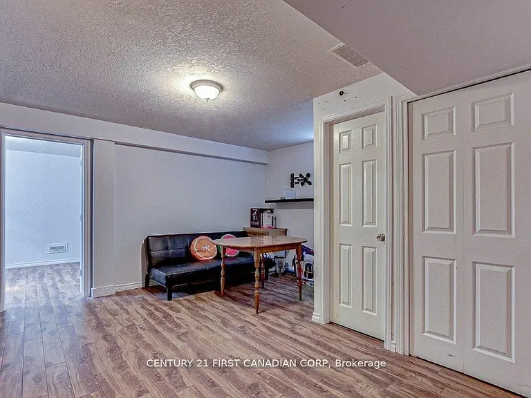 1876 Coronation Dr — Photo 22