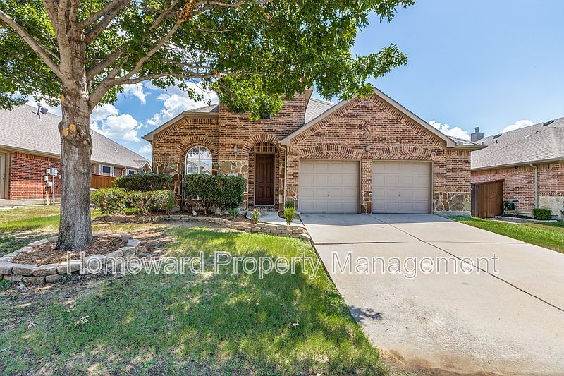 1st image of 2424 Chesterwood Dr