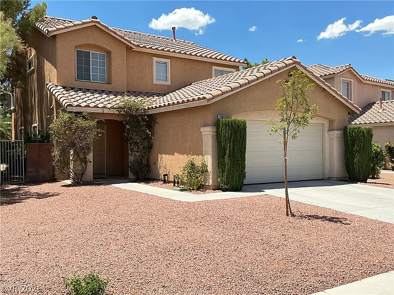 1301 Dream Bridge Dr — Photo 2