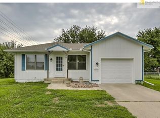 801 Quail Ridge Rd, Peculiar, MO 64078