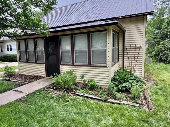 420 N Madison St, Brainard, NE 68626