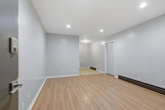 1 bed, 1.0 bath, 522 sqft, $1,045 — Photo 4