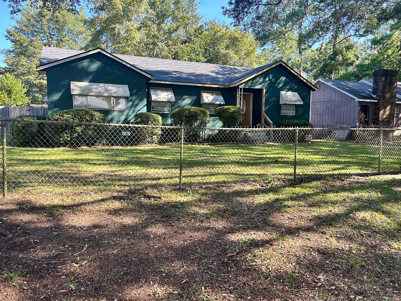 3 bed, 1456 sqft, $1,200 — Photo 1