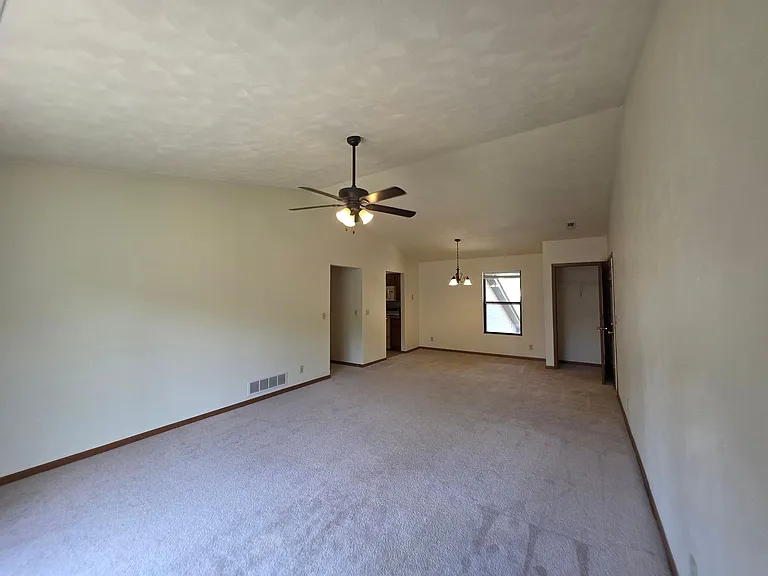 6297 Garrett Ln — Photo 10