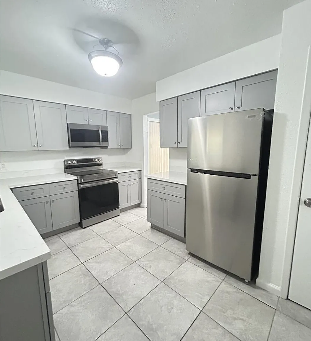 4 bed, 3.0 bath, 2054 sqft, $2,700 — Photo 3