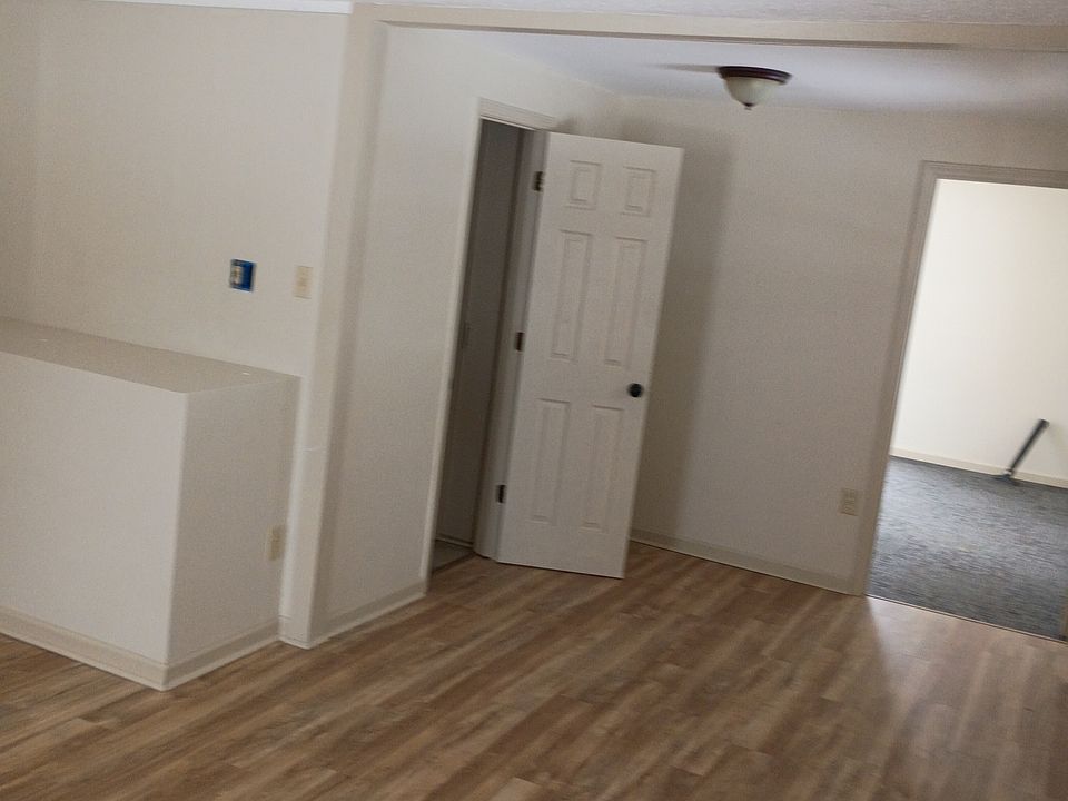 1st image of 1607 N Davis Ave