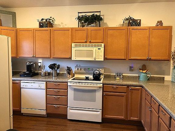 Beautiful maple cabinets