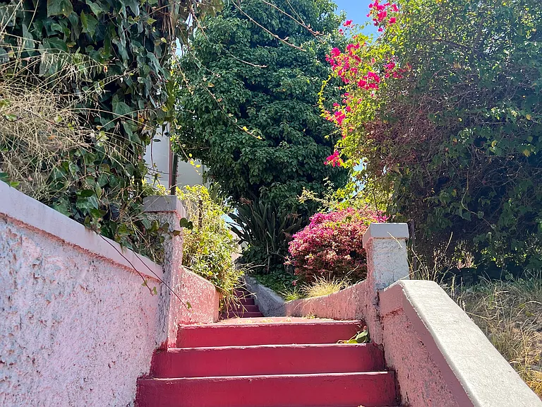 264 S Coronado St #B — Photo 1
