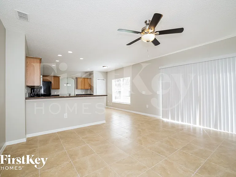 639 Linnet Ct — Photo 4