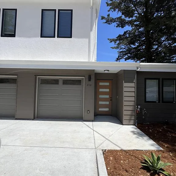 414 Grace Way — Photo 2