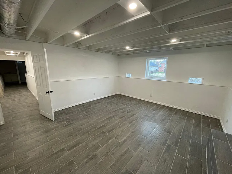 3666 Tara St — Photo 54
