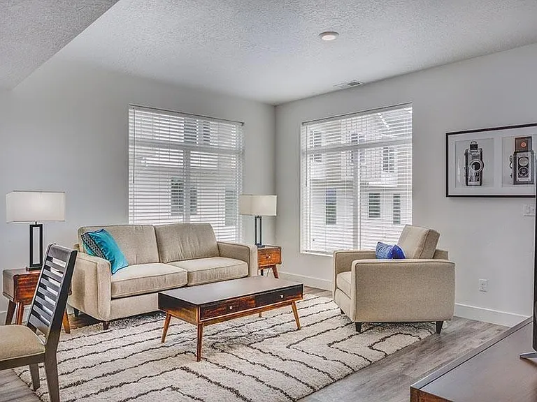 Coventry Townhomes — Photo 7
