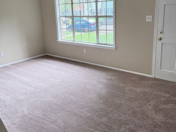 3rd image of 3614 Luckylee Cres