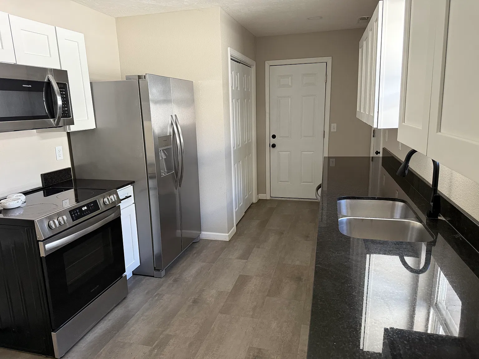 2 bed, 816 sqft, $1,395 — Photo 3